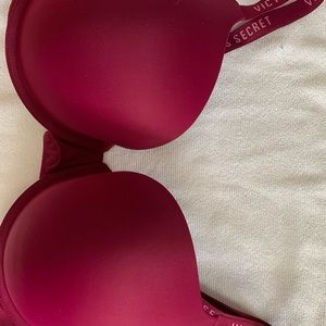 Victoria Secret Burgundy T-Shirt Push-Up Bra